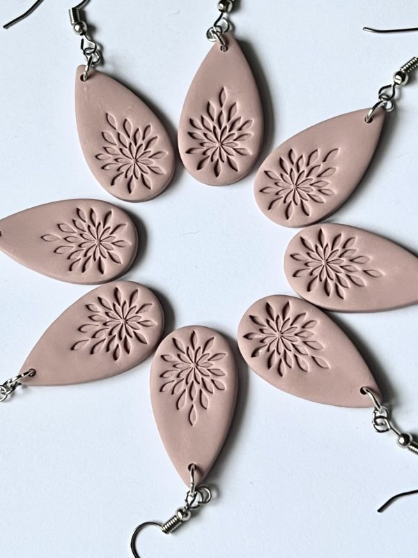 Antique Rose Flower Drops